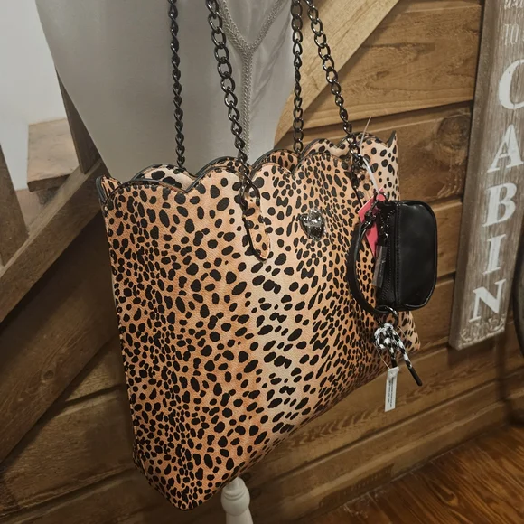 Betsey Johnson Leopard Print Tote with Black Details - Picture 4 of 8